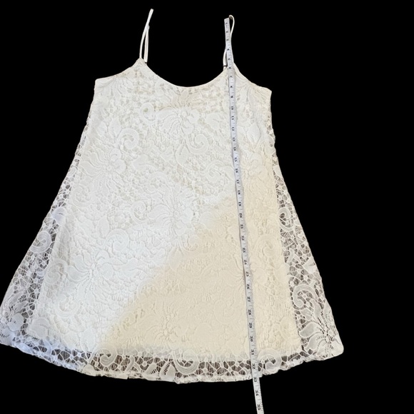 NWT Emerald Sundae Ivory Lace Overlay Sleeveless Mini Dress Size Medium - Picture 7 of 11